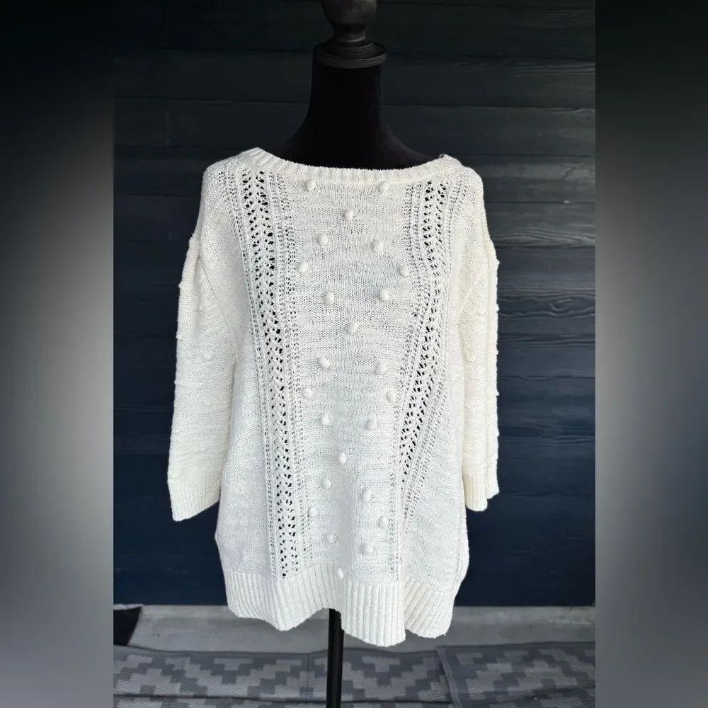 J Crew Ivory Knit Pullover  with a pattern 3/4 sleeve, round neckline Sz L soft